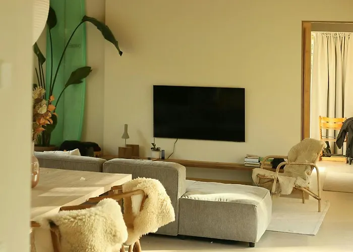 Architectural Retreat On North Zealand's Coast