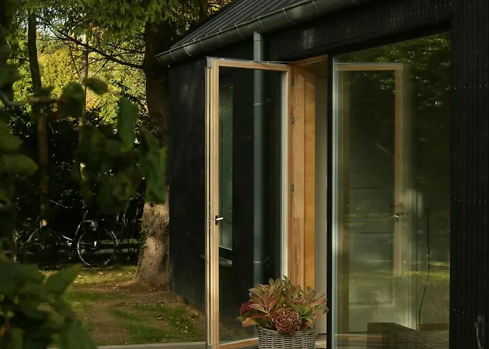 Architectural Retreat On North Zealand's Coast *